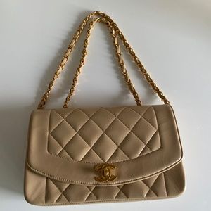 Chanel Vintage Medium Diana Flap Bag